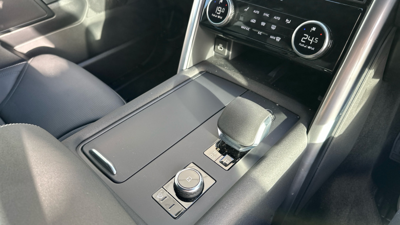 Land Rover Discovery 3.0 D350 Dynamic HSE 5dr Auto Diesel Station Wagon